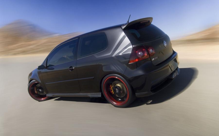  Volkswagen Golf R GTi Concept 2006 года  (фото 8 из 25)